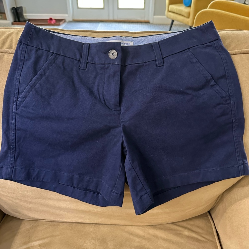 Southern Tide 5” Caroline Short. Size 4. Navy